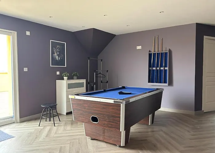 Le Havre Normand Piscine Interieure Terrain De Petanque Baby Foot, Ping Pong, Table De Poker, Billard, Terrasse Amenagee, Jardin, Proche Plages Du Debarquement Entre Caen Et Bayeux * Moulins en Bessin