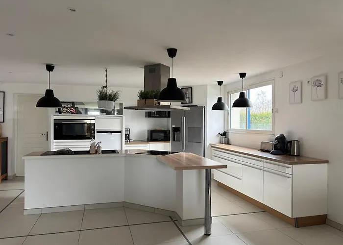 Le Havre Normand Piscine Interieure Terrain De Petanque Baby Foot, Ping Pong, Table De Poker, Billard, Terrasse Amenagee, Jardin, Proche Plages Du Debarquement Entre Caen Et Bayeux Villa